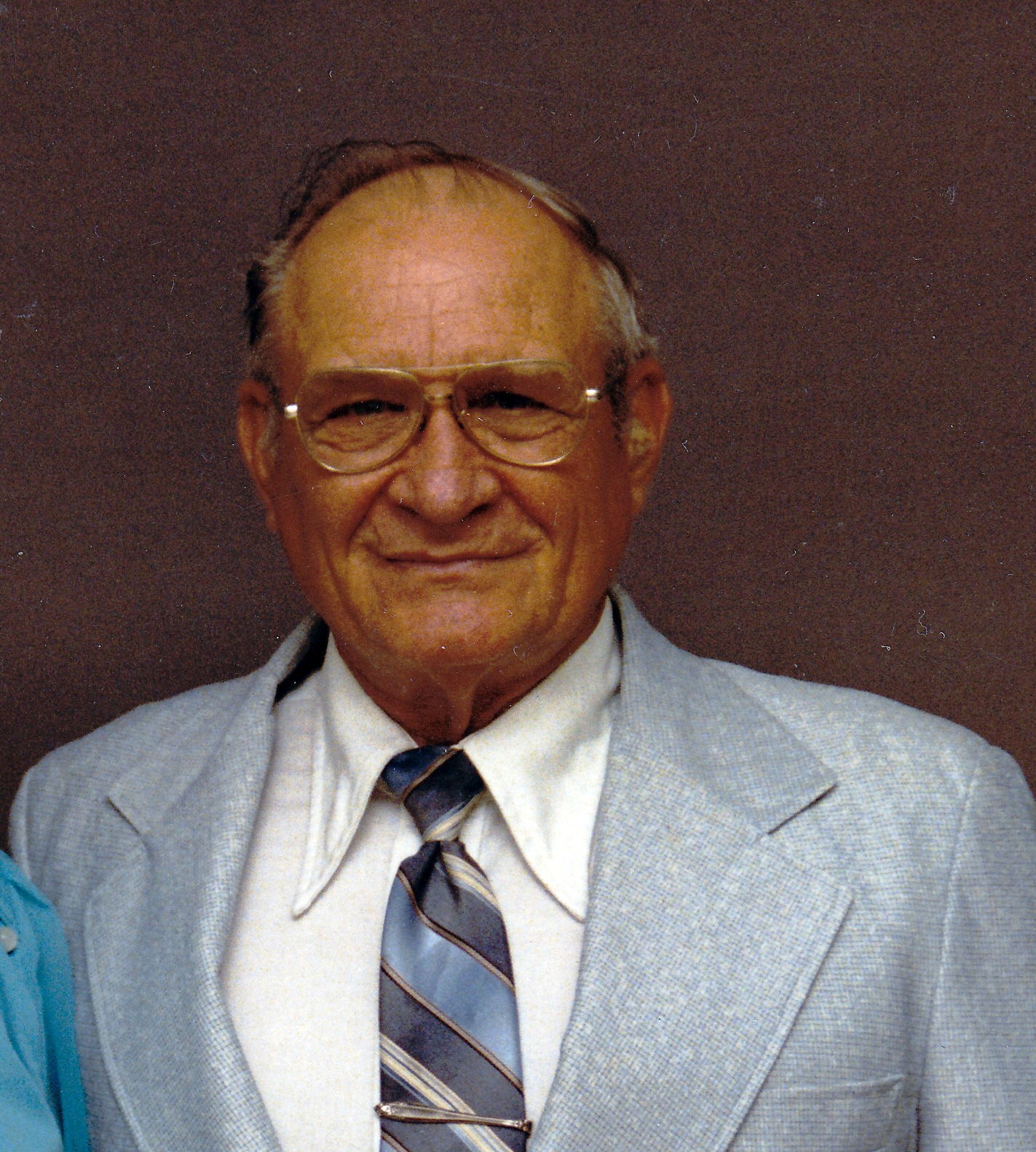 Obituary of Curtis Hennig