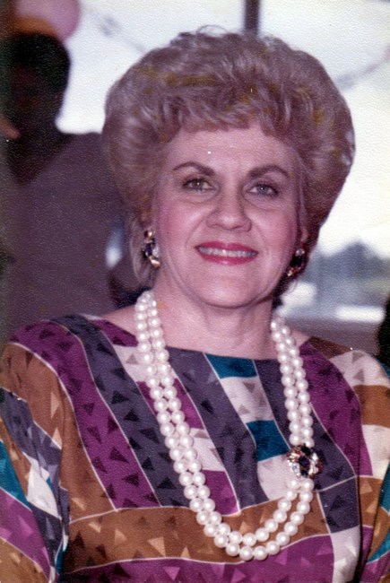 Obituary of Edna Nieves Muñoz