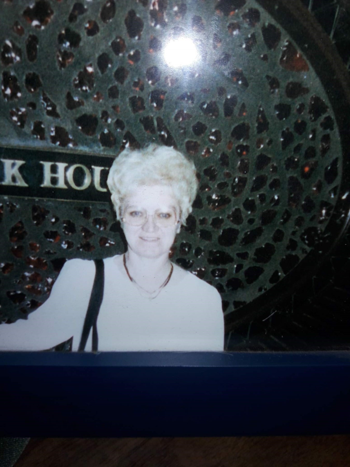 Obituario de Linda Lee Hough