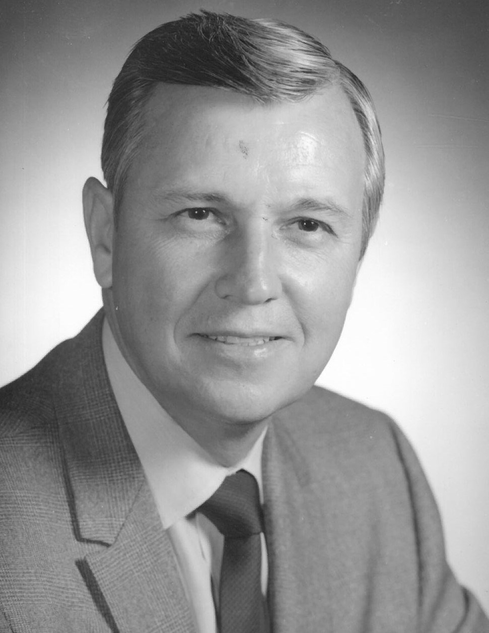 Elmer Bradshaw Obituary picture
