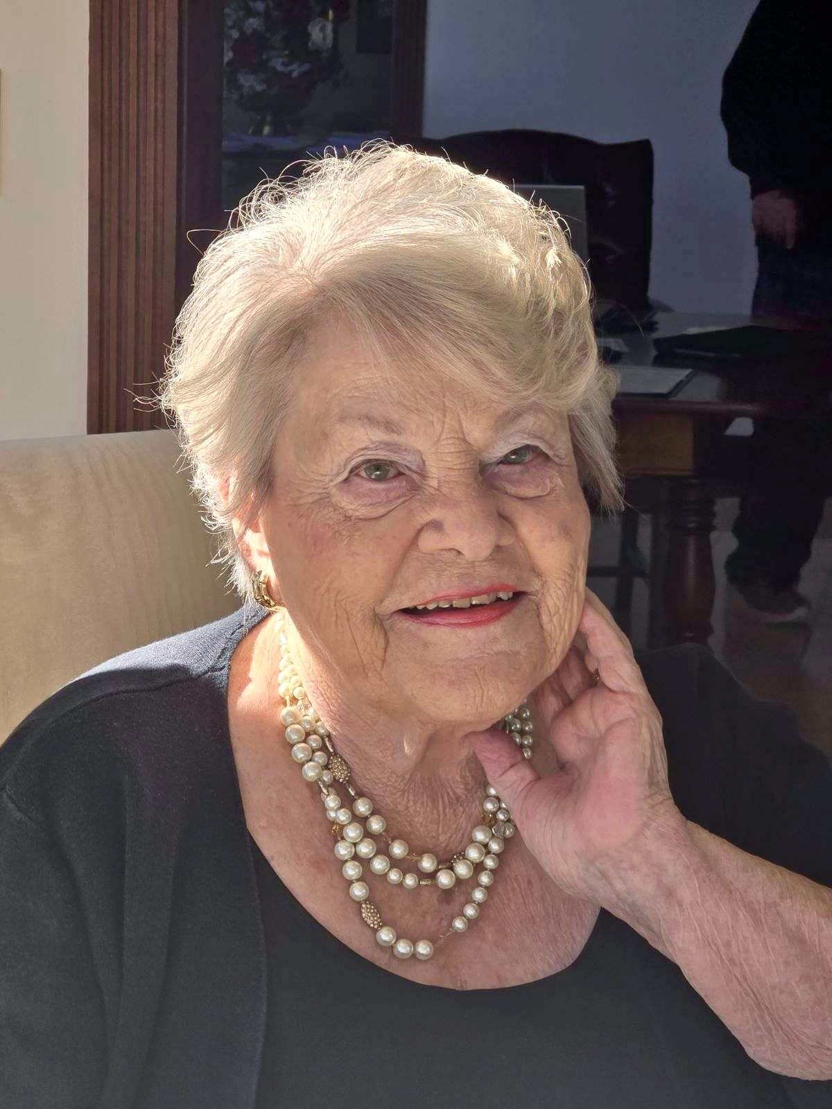 Obituary of Mary Lou Smith