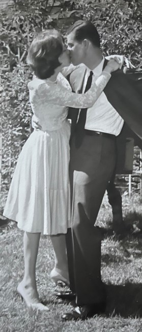 Obituary of Naomi Siegel