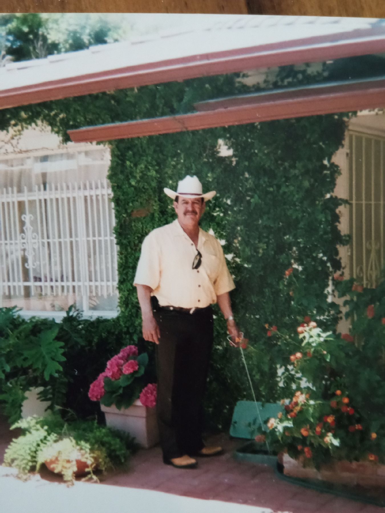 Obituary of Hernaldo Torres