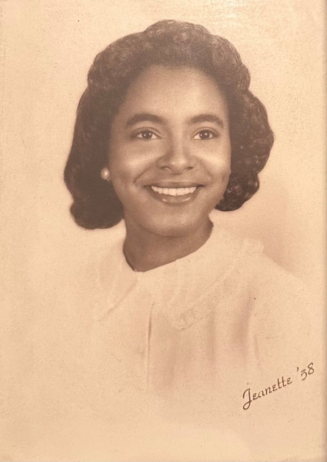 Obituary of Jeannette Vivian Pressley