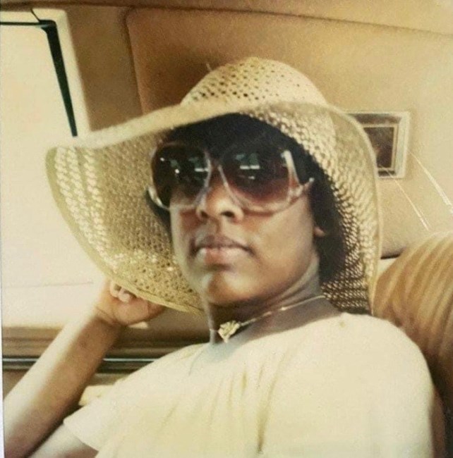 Obituary of Mona Barrow