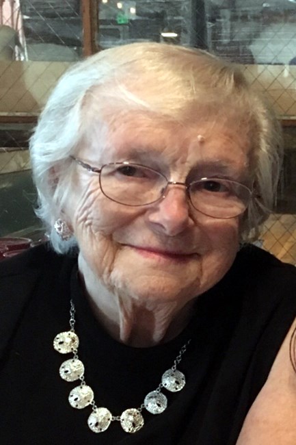 Obituario de Eileen M. Holcomb