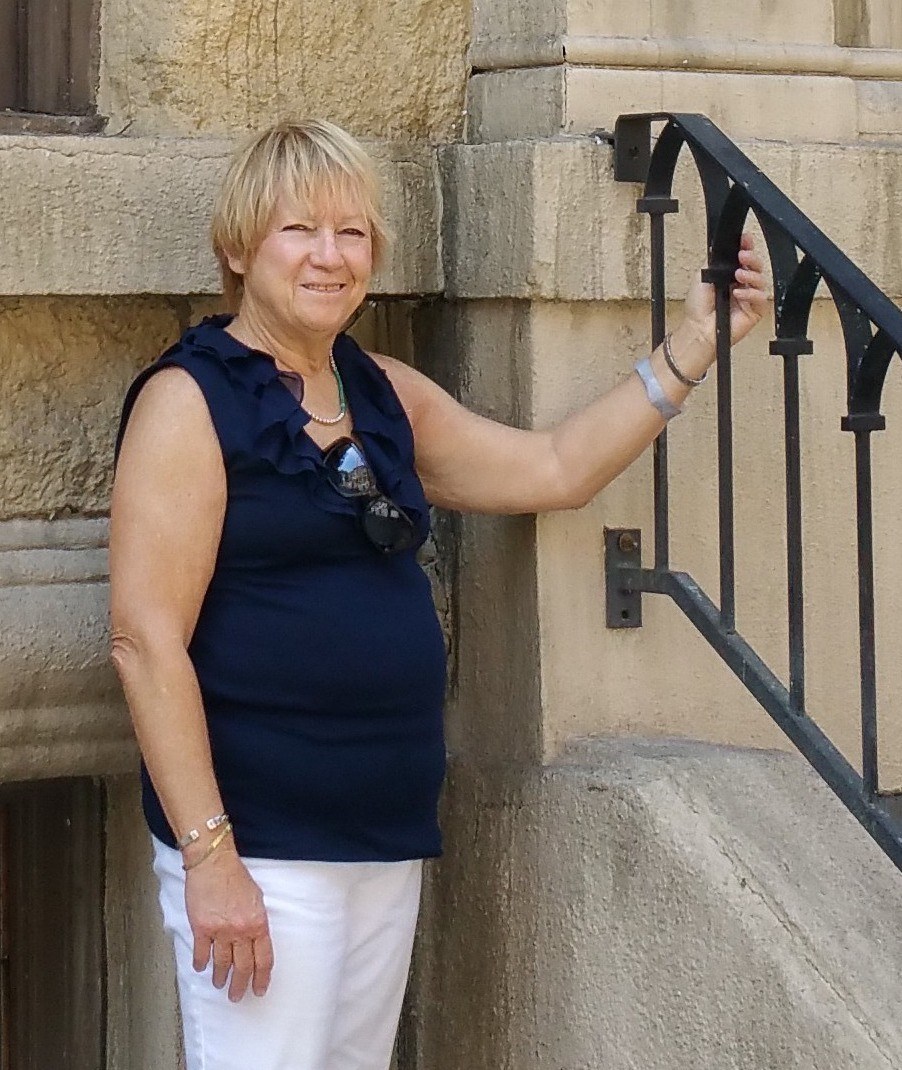 Lynne S. Newhouse Obituario Atascadero, CA