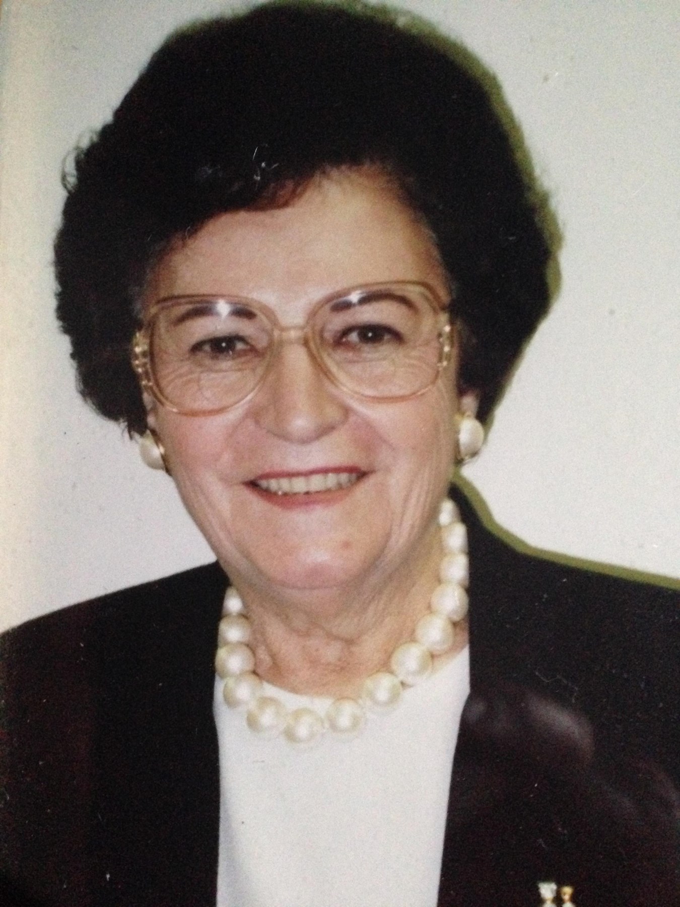 Obituary of Viola Kapsidelis