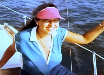 Obituary of Gloria Flores Hirsch