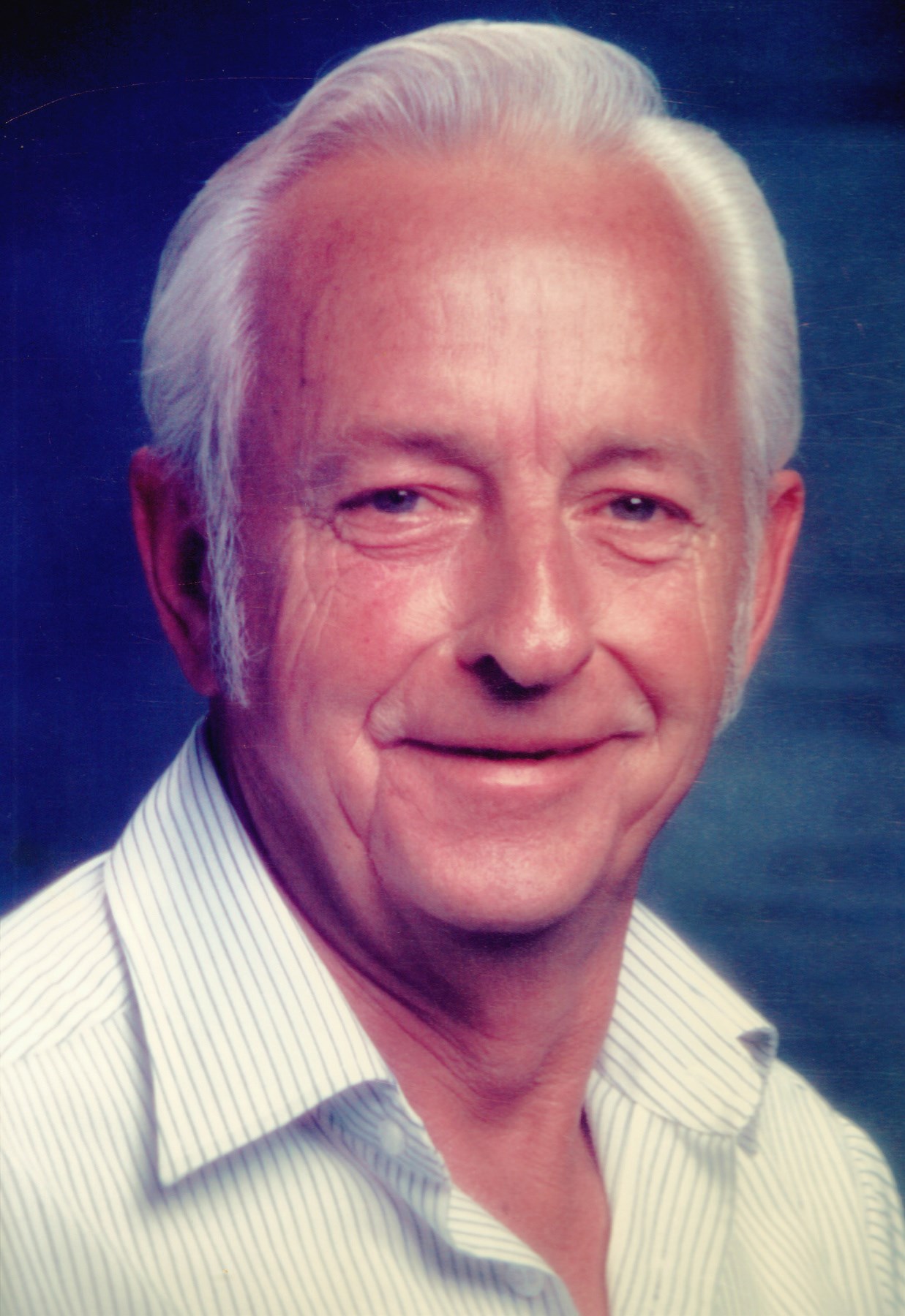 Obituary of Emmett M. Davis