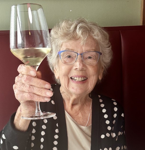 Obituario de Ursula Elfriede Martinides