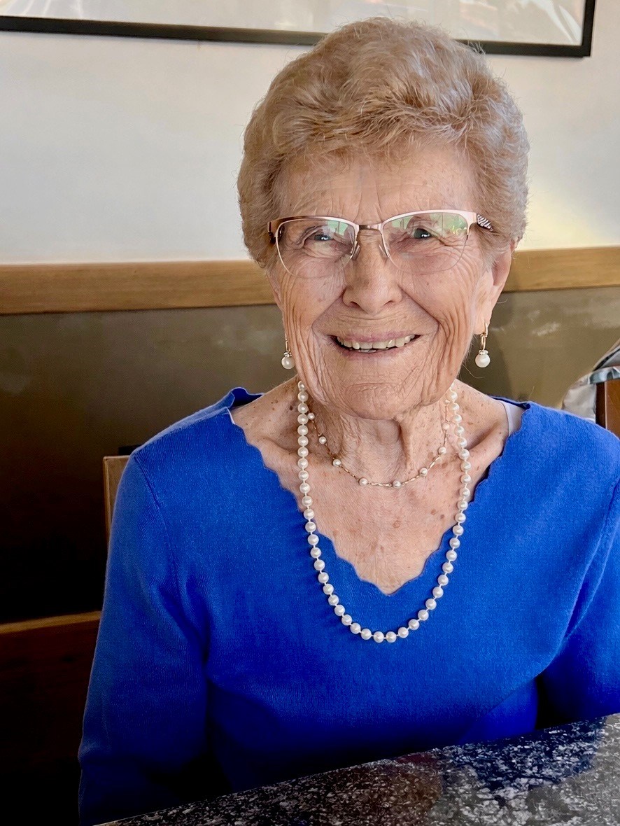 Obituary of Edna Pauline Roberts