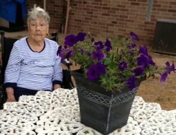 Obituary of Esperanza Olivas