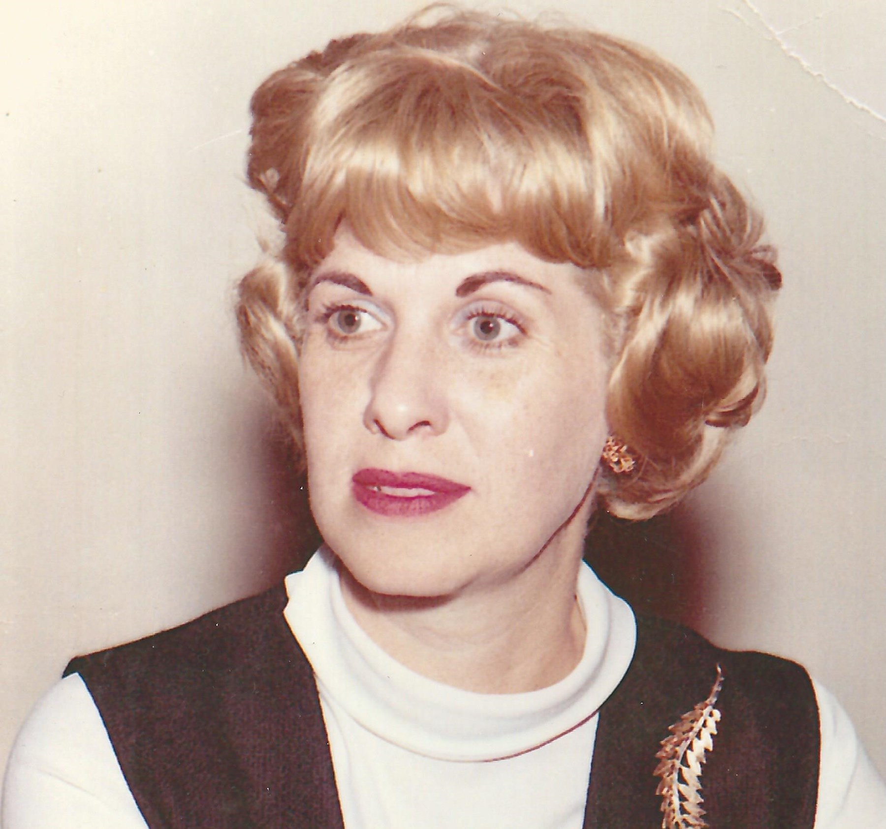 Obituary of Lenore Fischer Scott