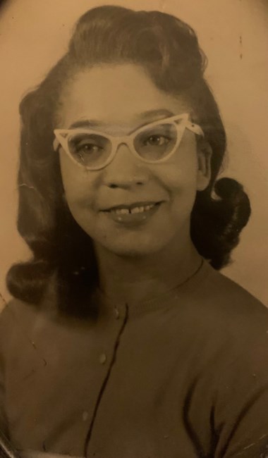 Obituary of Vivian Mary Ella Paris
