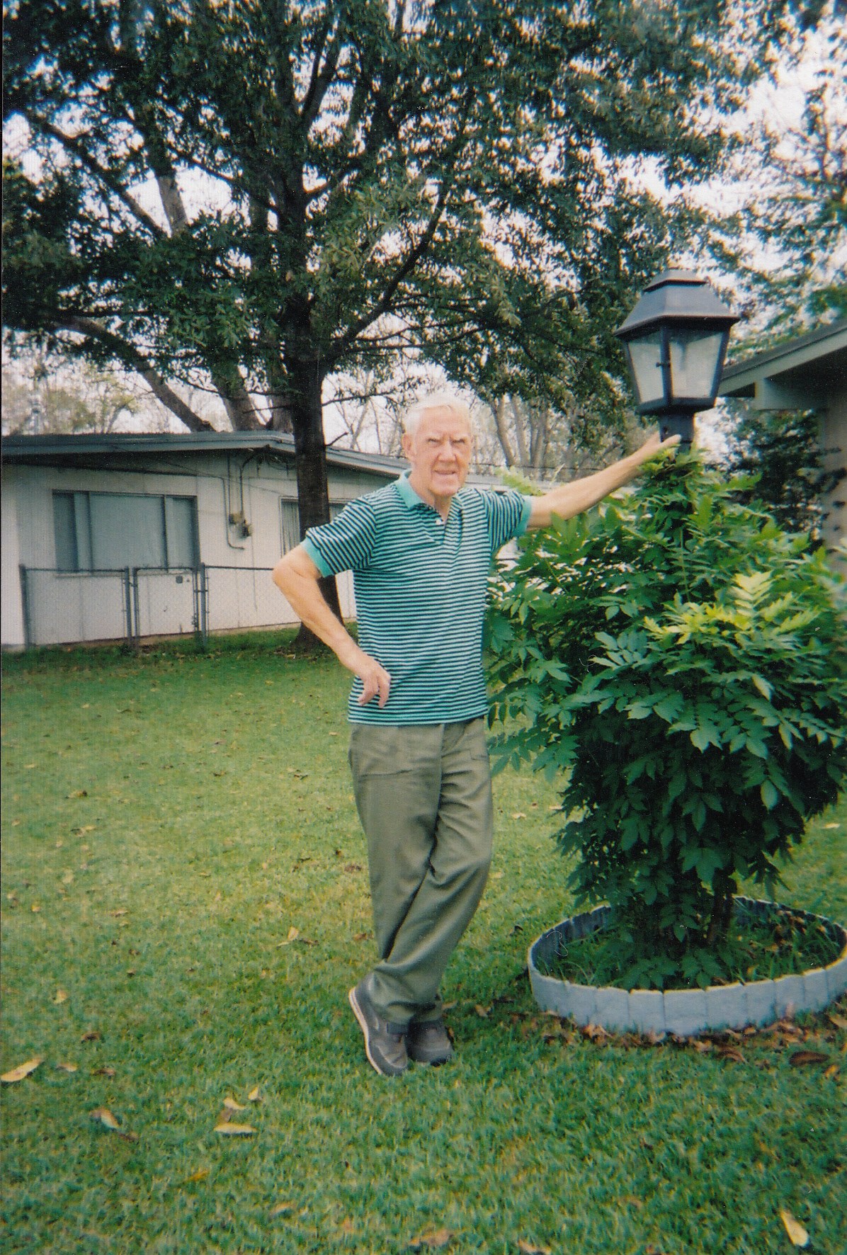 Obituary of Robert W Lamoureux