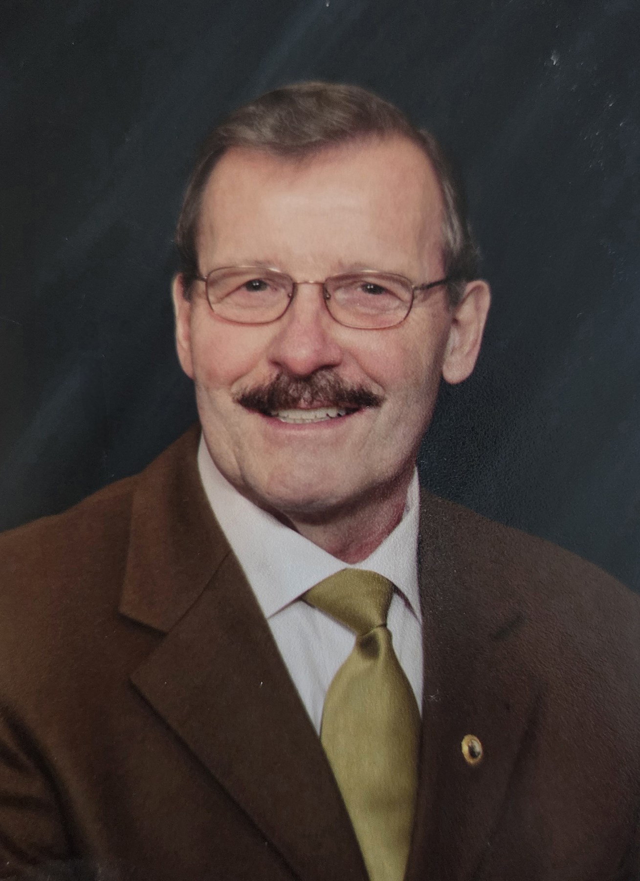 Obituary of Hans Everhard Stienen