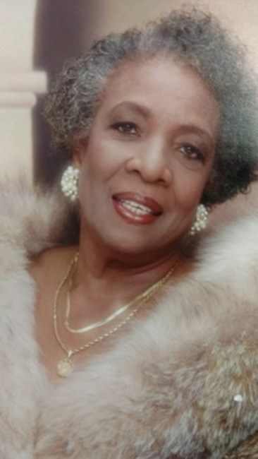 Obituario de Louise   Moore