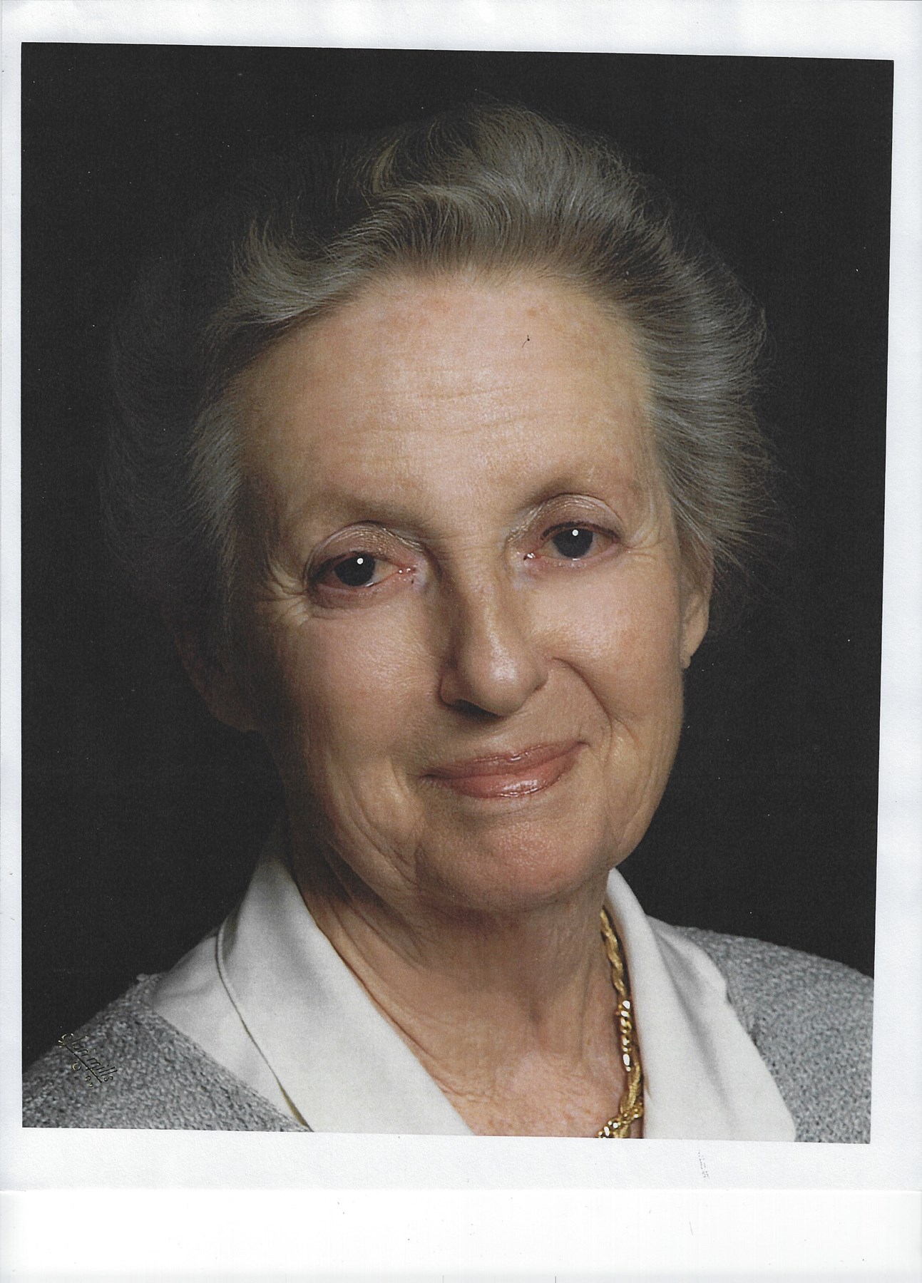 Obituary of Ann Brinton Hutton
