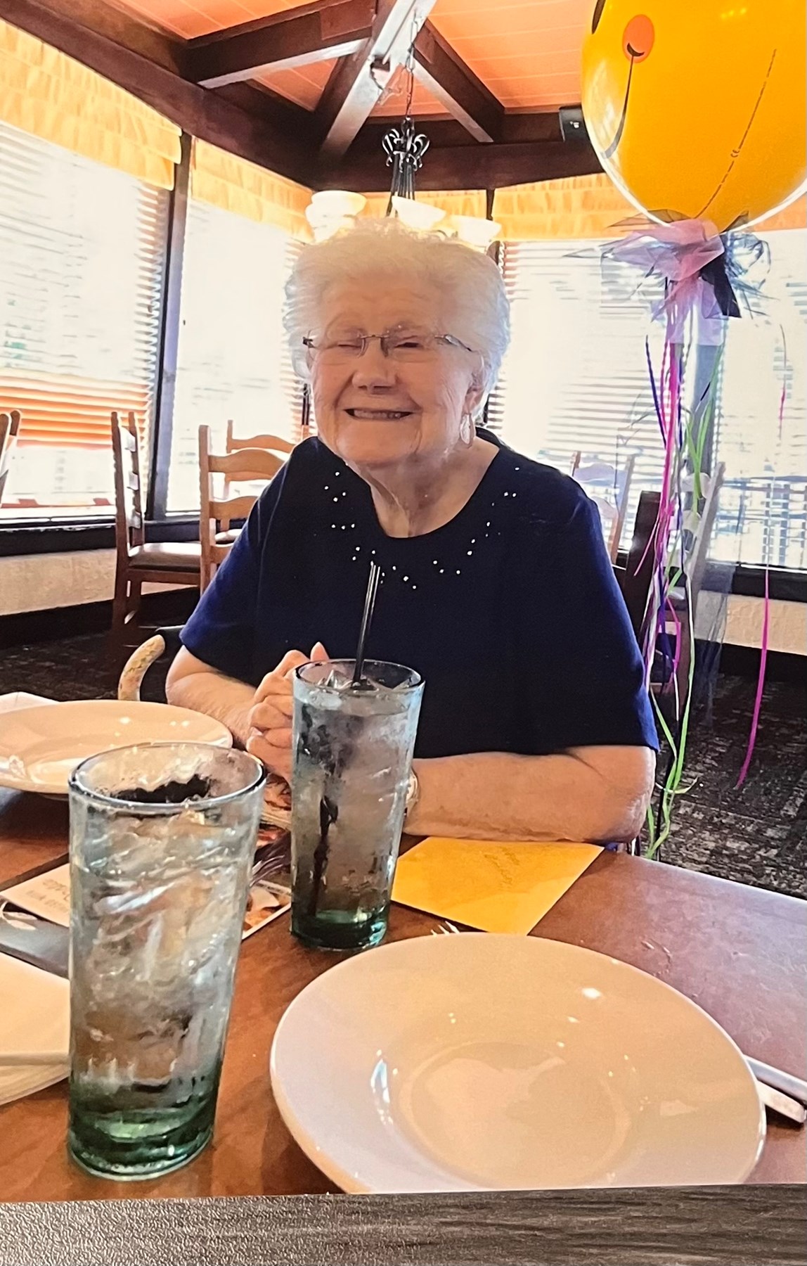 Obituario de Helen Elizabeth Rolland