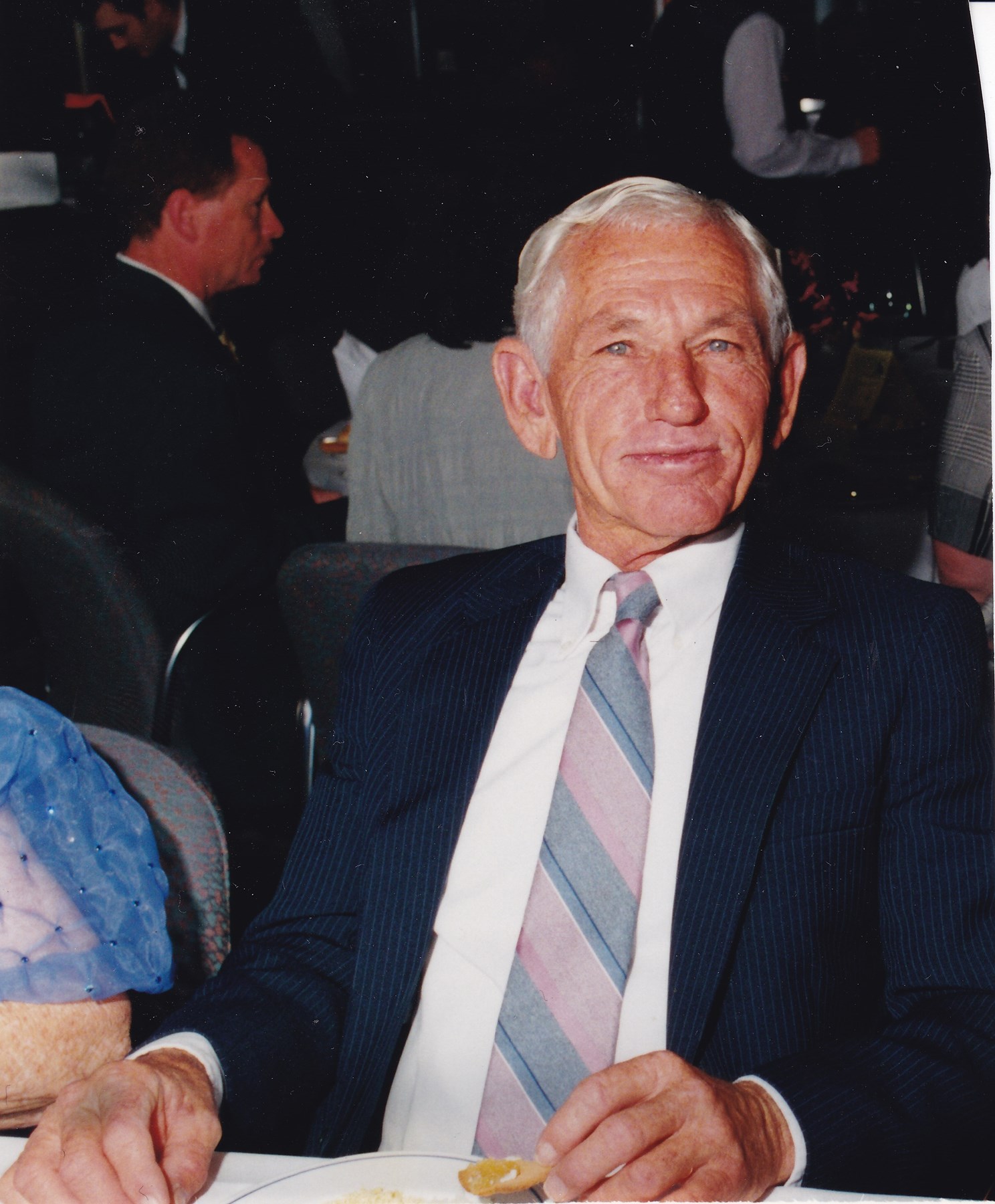 Obituario de Dewey "Duke" Ray Bass