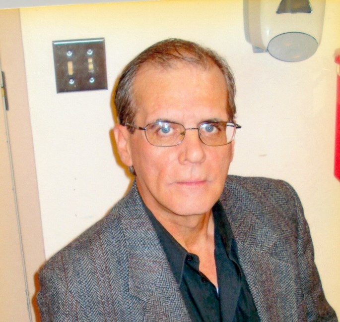 Obituario de Mr. Derek James McKay