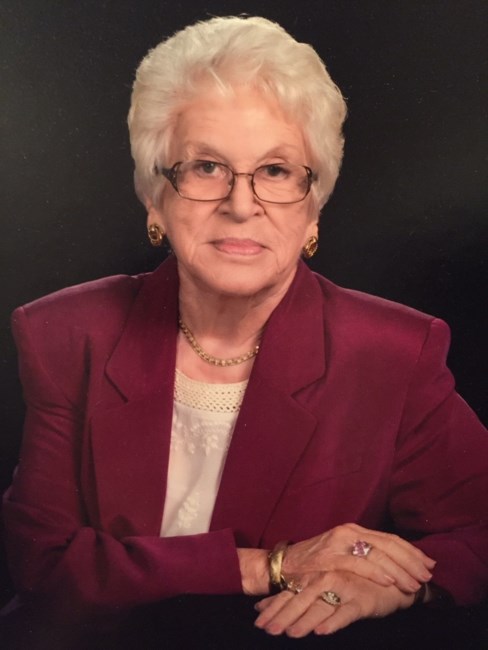 Obituary of Maxine E Campbell