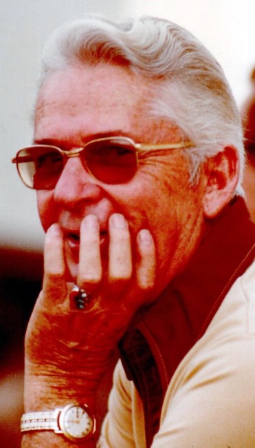 Obituario de Raymond R. Daniels