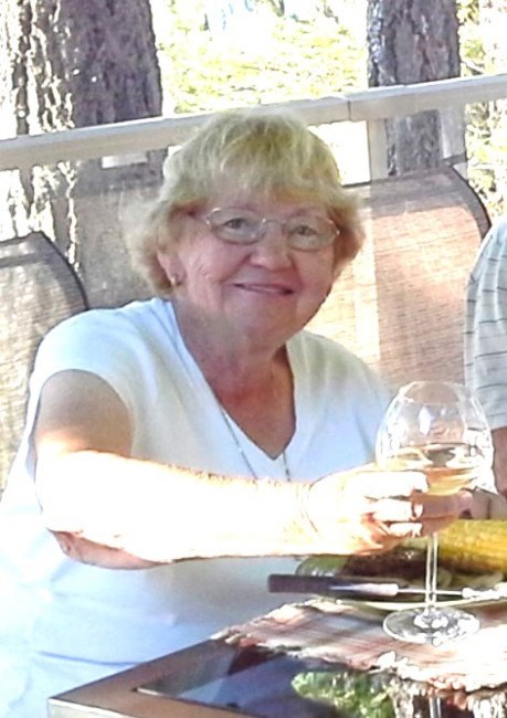 Obituary of Eleanor Gloria (Cave) Whyte