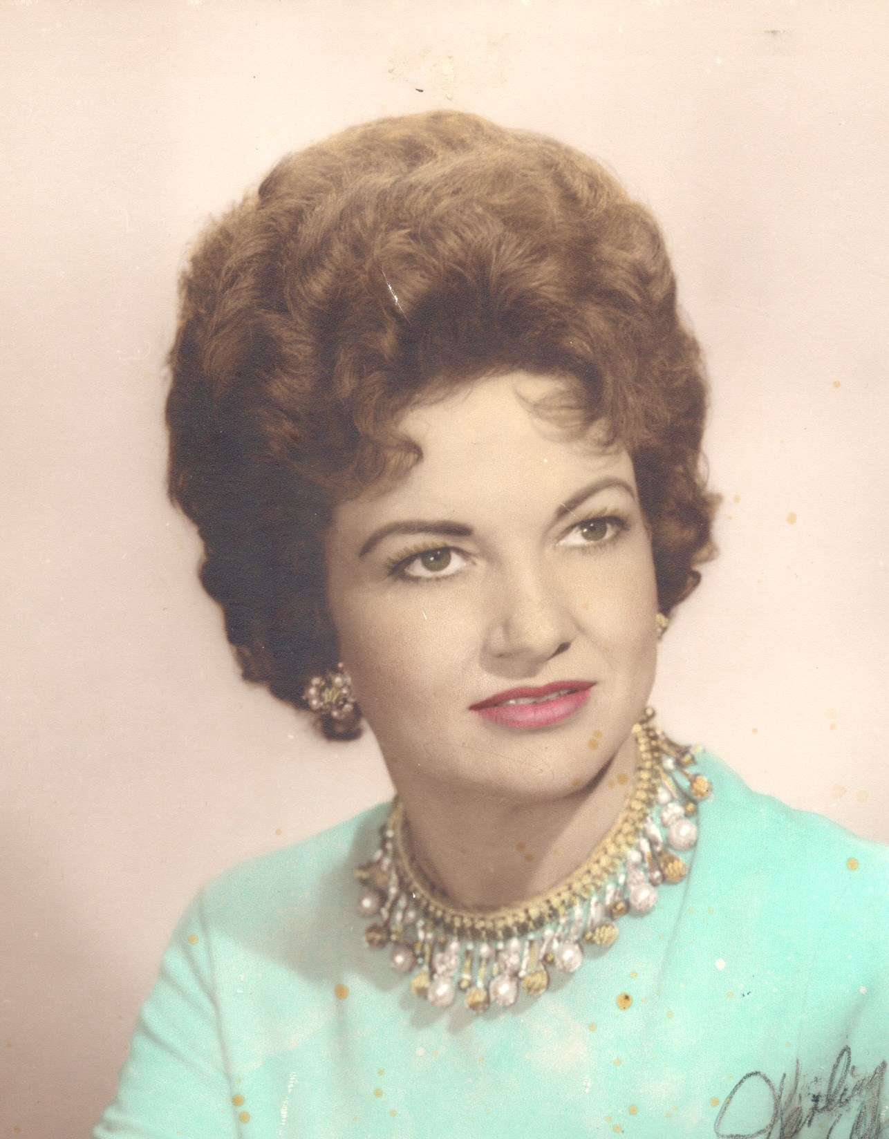 Obituary of Lola Lois Brune