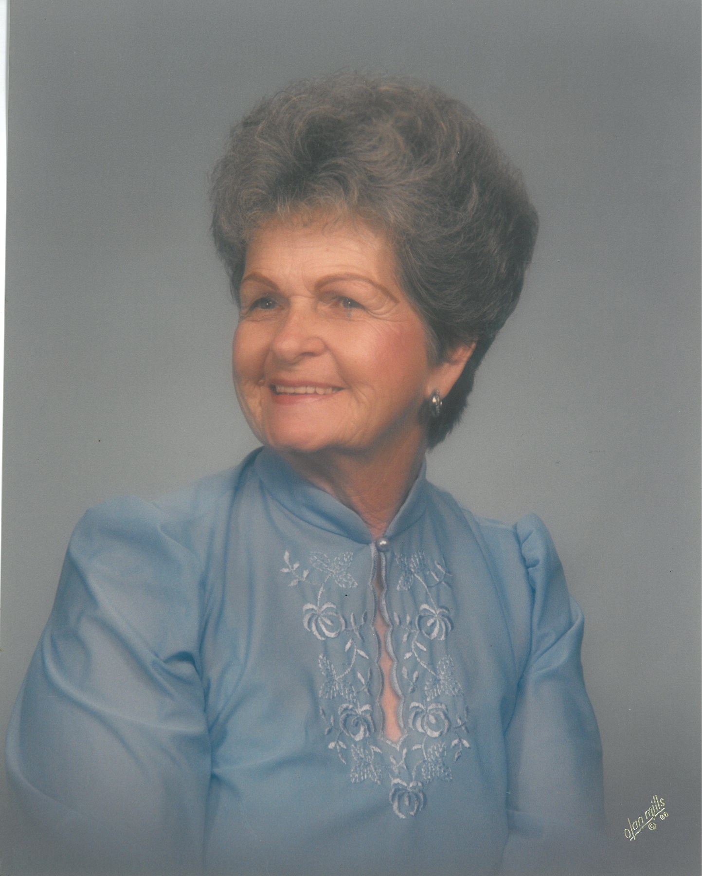 Obituary of Lucille V. Wise Lake