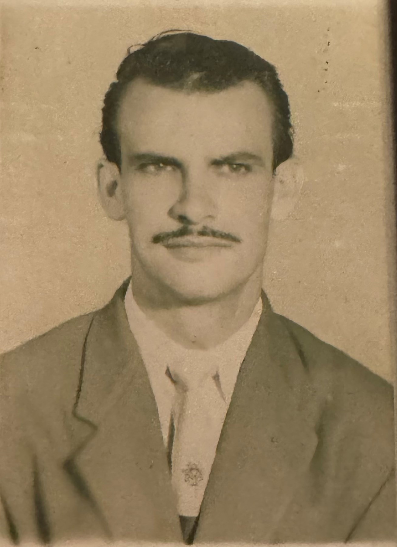 Obituary of Alberto Falcon