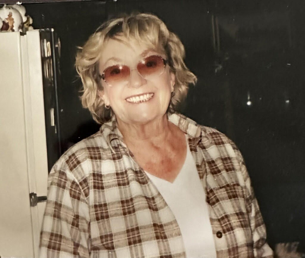 Obituary of Jacqueline Okey Mortensen