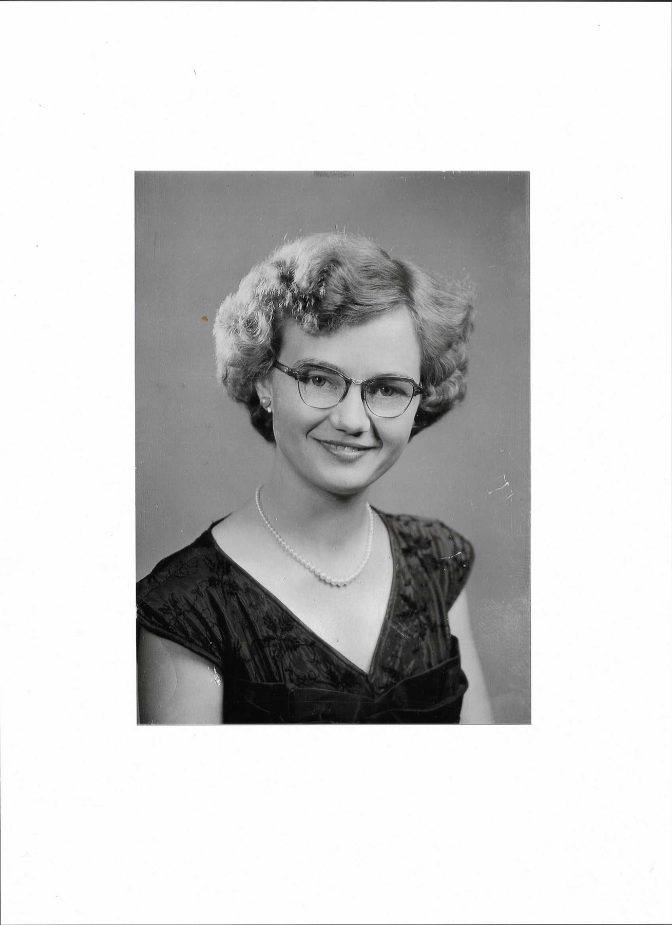 Obituary of Carole Cozart Dale