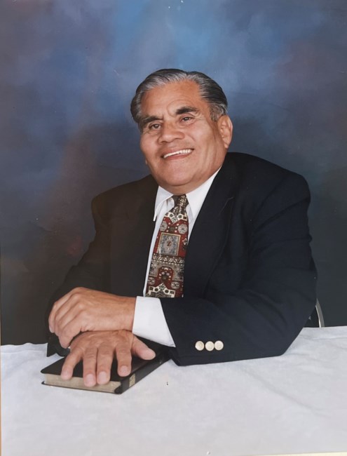 Obituario de Reverendo Arturo Gallegos