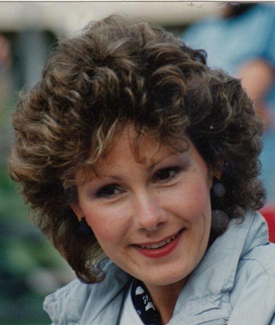 Obituario de Bonnie Mary Gowland Cook