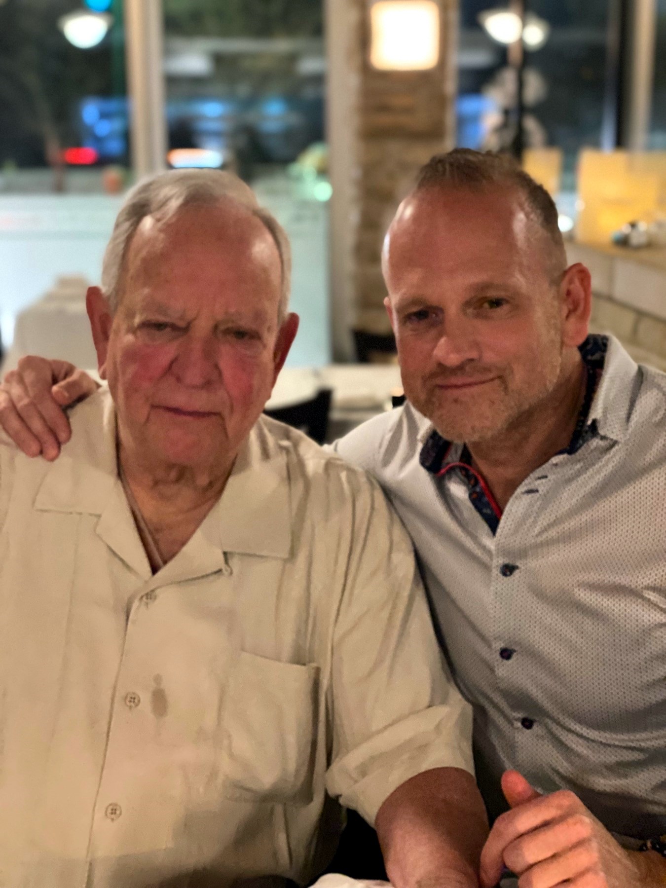 Arriba 53+ imagen robert oakley obituary - Viaterra.mx