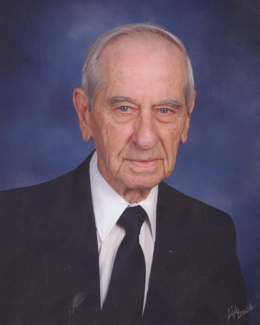Obituary of Emmitt Gus Hoelscher