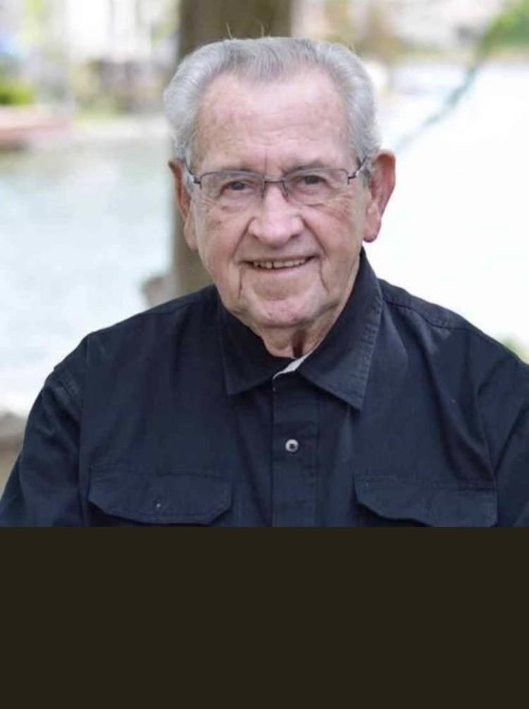 Obituary of Lloyd Bruce Smith