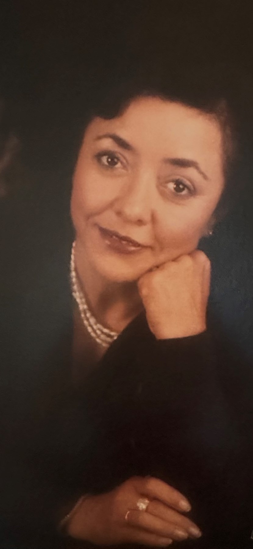 Obituary of Elena Tharp