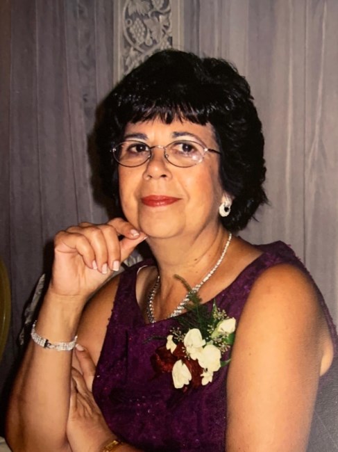 Obituario de Olga T. Medeiros