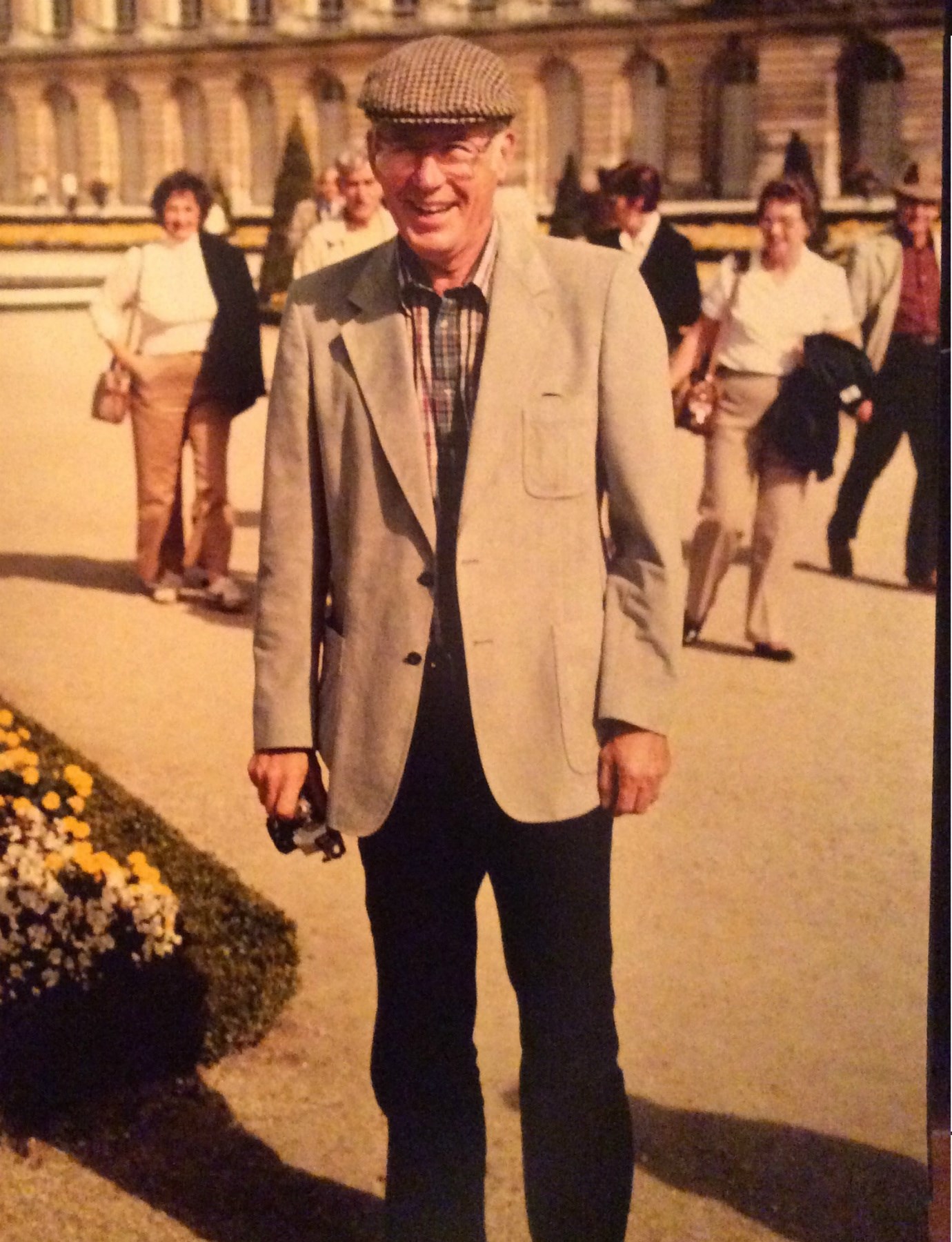 Obituary of Robert William Waring