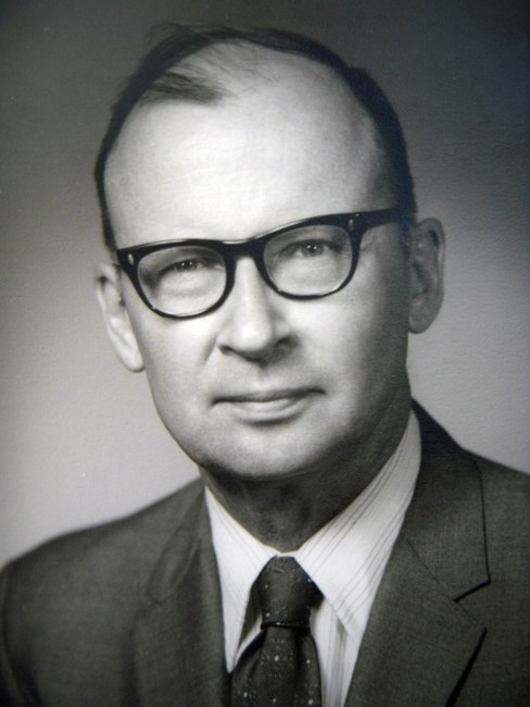 Obituario de Julius F. Holm