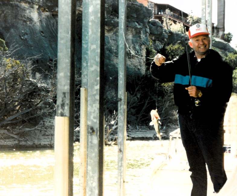 Obituario de Clifford Lavida Overturff