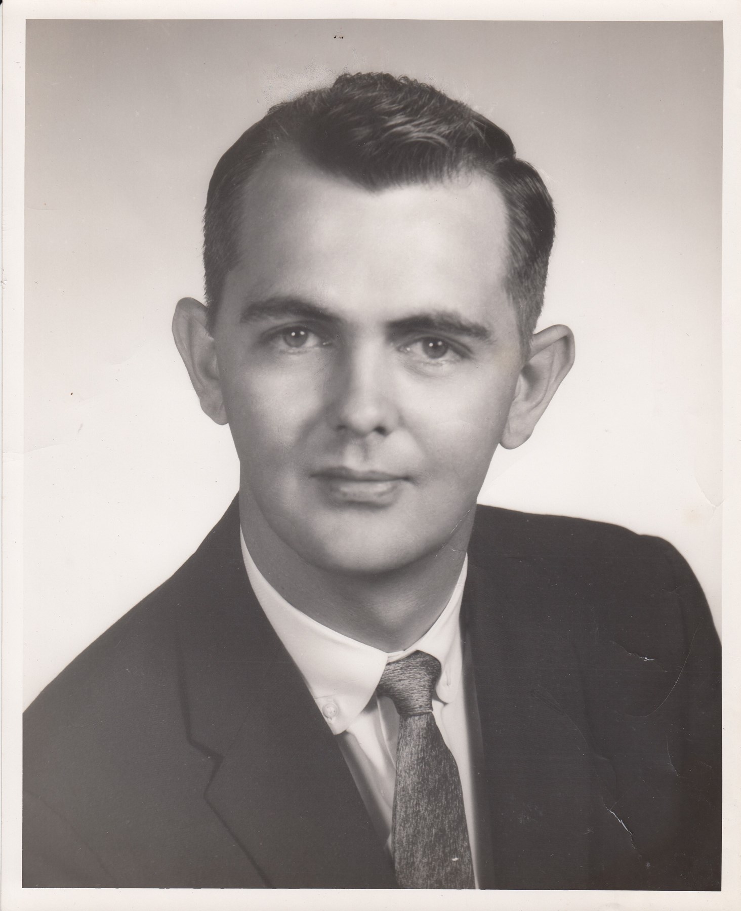 Obituary of Mr.  Elbert Lloyd Tucker