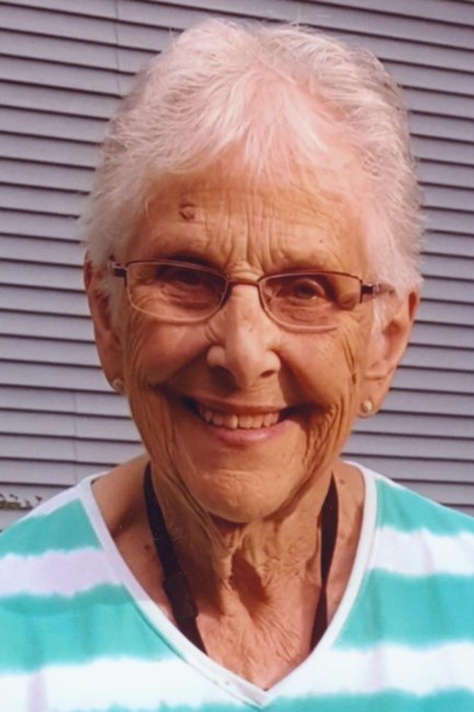 Obituary of Rhea June von der Hoff "June"